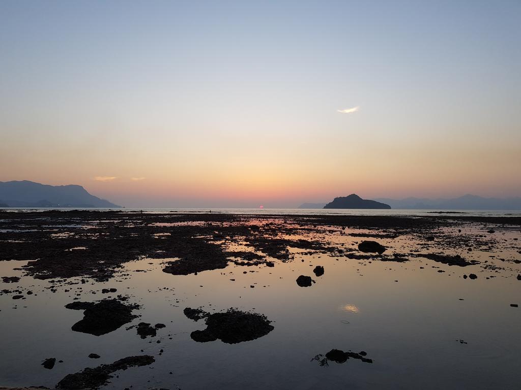 Sunset Bay Cottage Langkawi Exteriör bild